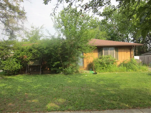 5286 Worchester Dr, Swartz Creek, MI 48473