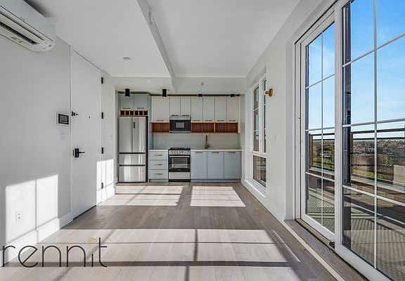 3rd image of 933 Rogers Ave #7J