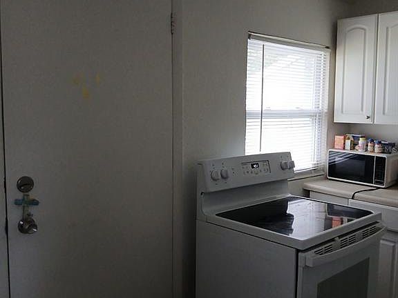 4th image of 905 BEVERLY AVENUE