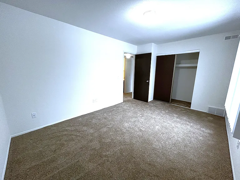 Charter Oaks Apartments — Photo 228