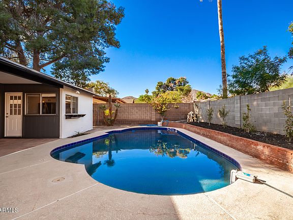 2nd image of 4316 E LA PUENTE Avenue