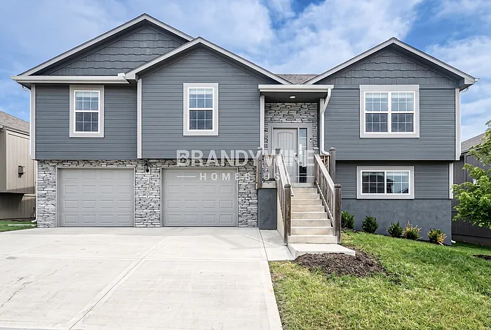 4 bed, 3.0 bath, 1959 sqft, $2,773 — Photo 2
