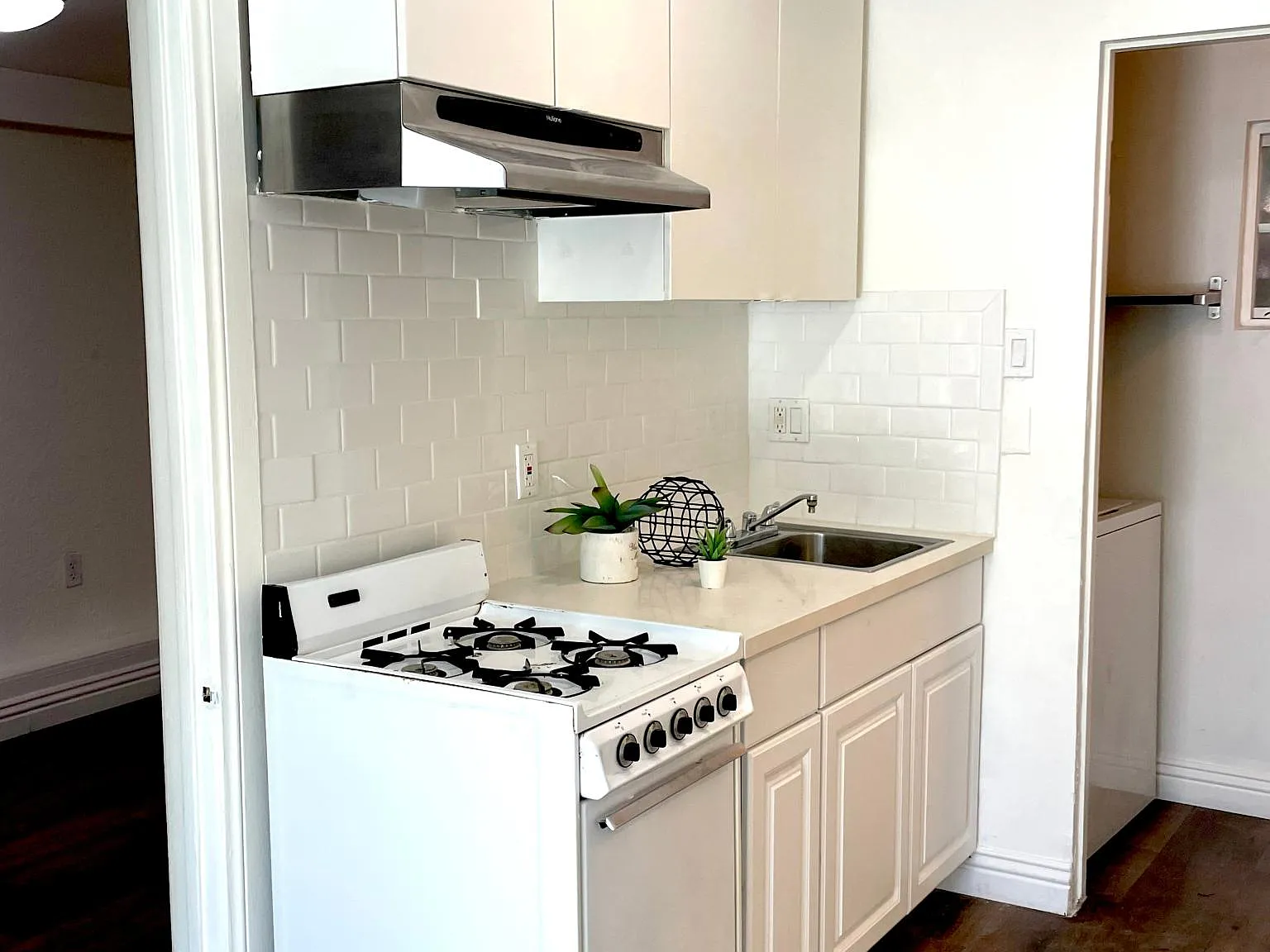 1 bed, 450 sqft, $1,750 — Photo 4