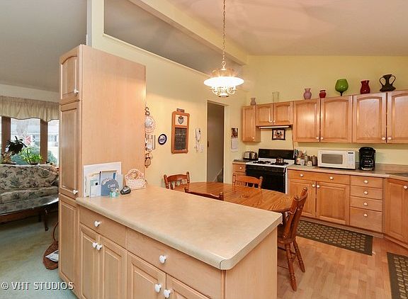 4th image of 609 Kenilworth St