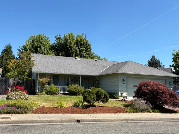 2968 Galaxy Way, Grants Pass, OR 97527