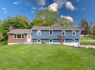 37 Carol Dr, Poughkeepsie, NY 12603