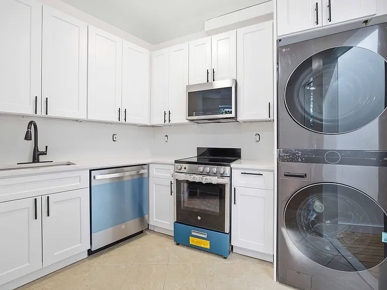 45-17 47th St #2R — Photo 1
