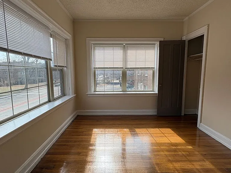 1 & 2 Bedroom Apartments in Downtown Indianapolis - Meridian Plaza Awaits You! — Photo 14