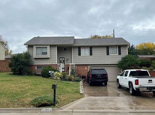 402 Robin Hood Dr, Junction City, KS 66441