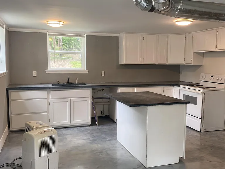14311 Veterans Memorial Hwy — Photo 3