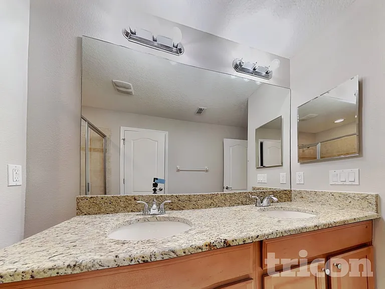 13806 Newport Shores Dr — Photo 8