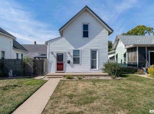 704 N 2nd St, Clinton, IA 52732