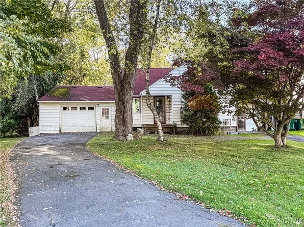 132 Van Mara Dr, North Syracuse, NY 13212