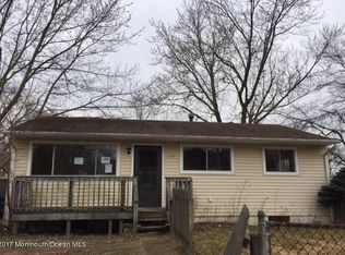 393 Applegate Ave, South Toms River, NJ