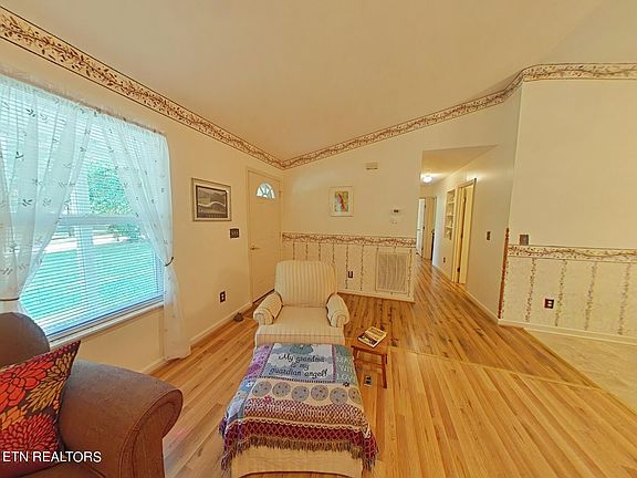 5th image of 80 Mulberry Cir