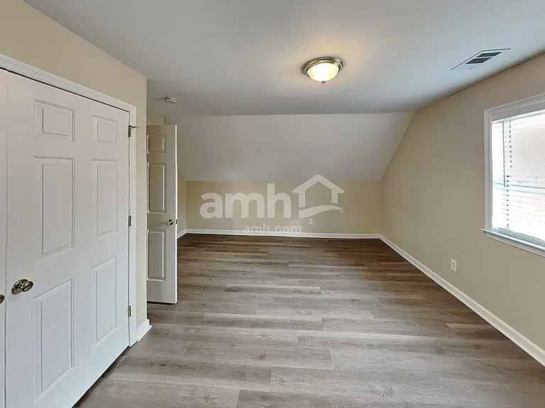 2702 Camden Ct — Photo 11