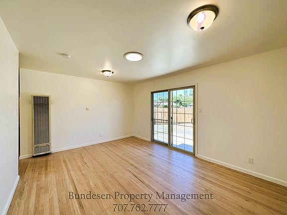 4th image of 701 Regina Ct #A