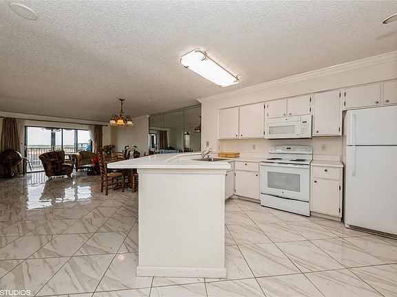 3rd image of 2221 Cypress Island Drive #905