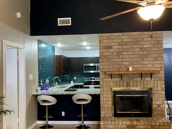 2nd image of 11851 Gallery View St
