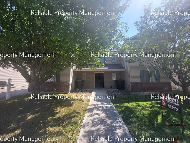 196 Stockham Blvd #D — Photo 1