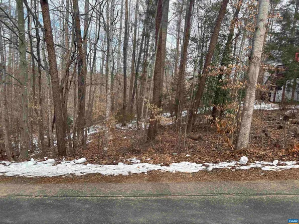 34 Hopi Way, Palmyra, VA 22963