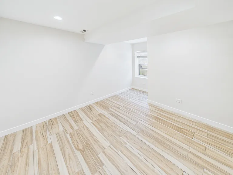 2236 S Wood St #G — Photo 17