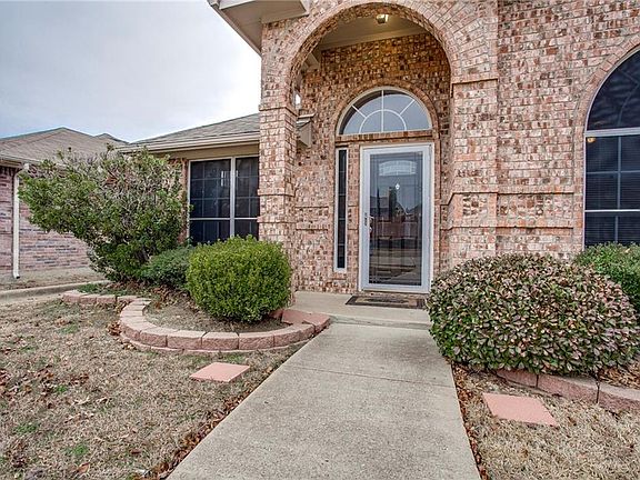 3rd image of 1220 Jessica Ln