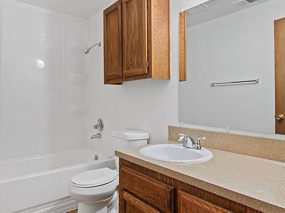 4th image of 400 SE 169th Ave #446