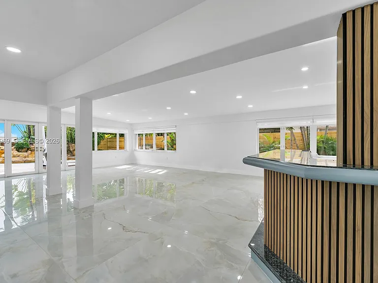 200 N Hibiscus Dr — Photo 11