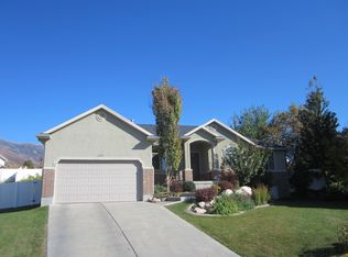 1297 Fox Pointe Dr, Kaysville, UT 84037
