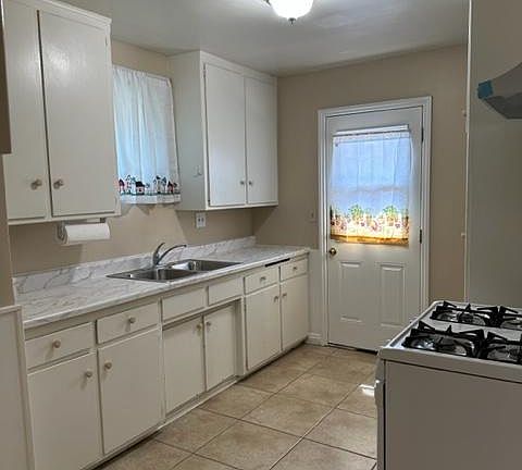 4th image of 421A S Alta Vista Ave