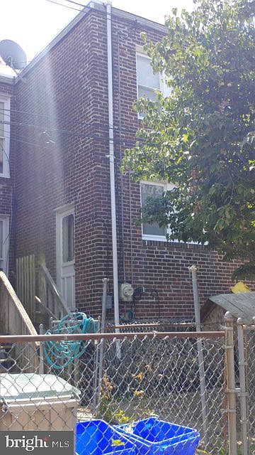 2nd image of 1523 Rosalie St