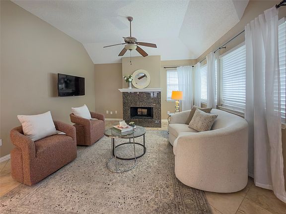3rd image of 4234 Timberglen Rd