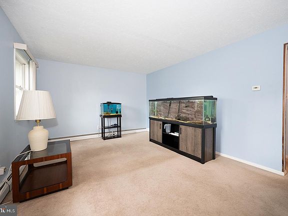 4th image of 2815 Armstrong Ave