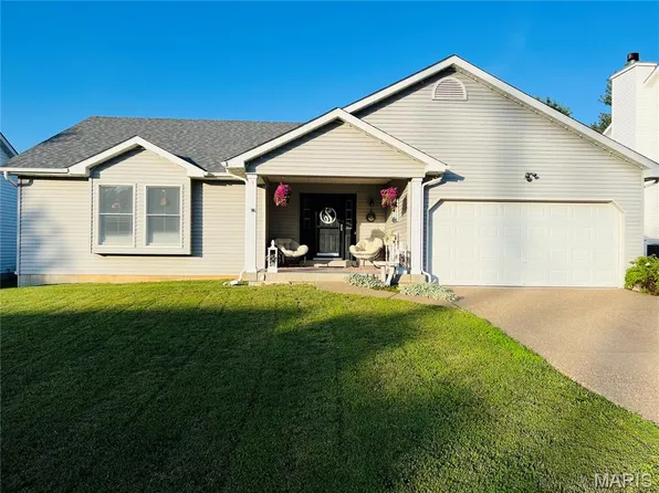214 England Dr, O'Fallon, MO 63366