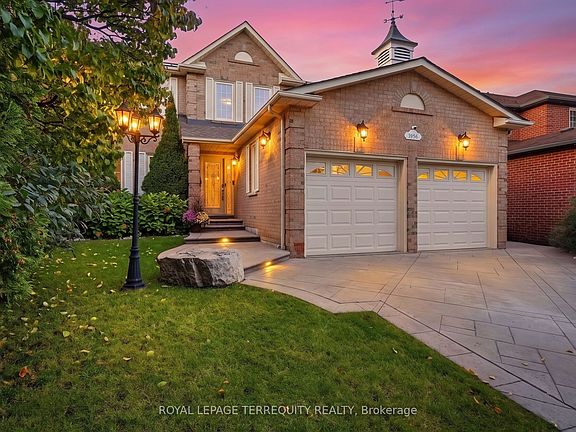 2nd image of 3956 Chadburn Cres