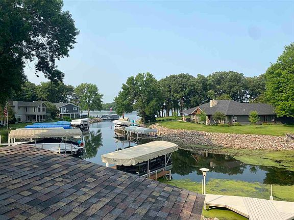 3rd image of 571 Sandy Ln