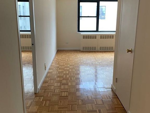 3rd image of 350 W 51st St APT 13B