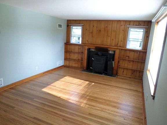 4th image of 50 Keeney Dr