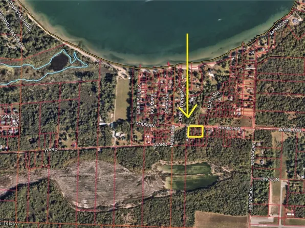 15 Hamilton Rd, Kelleys Island, OH 43438