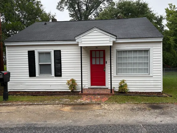 416 Manor Cir, Florence, SC 29501