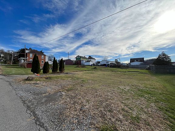 2nd image of 8282 Elk Ave