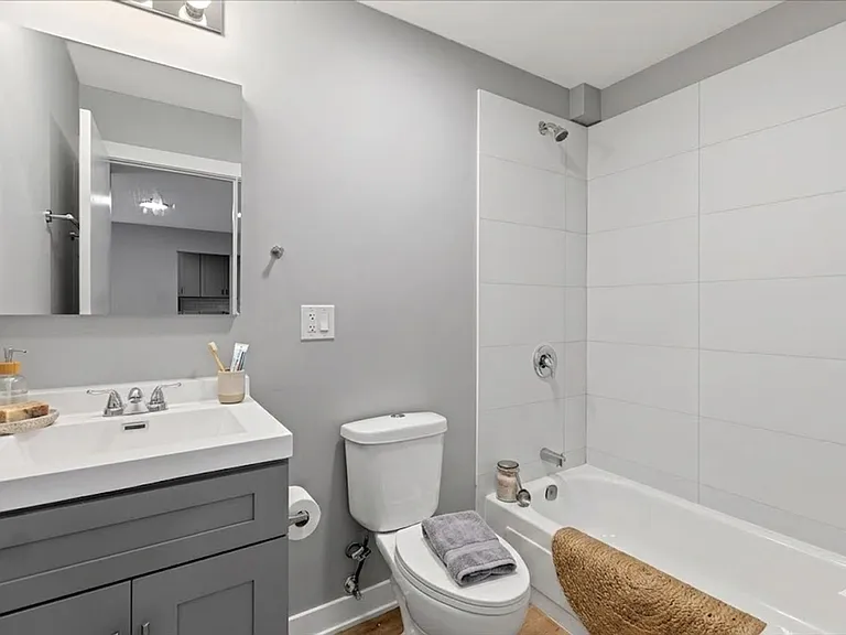 Maple Grove Apartments - Luxury and Convenience in Mundelein! — Photo 15