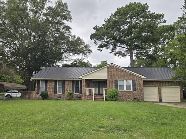 401 Pecan St