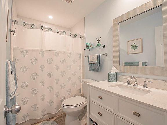 5th image of 2800 Indian River Blvd APT J8