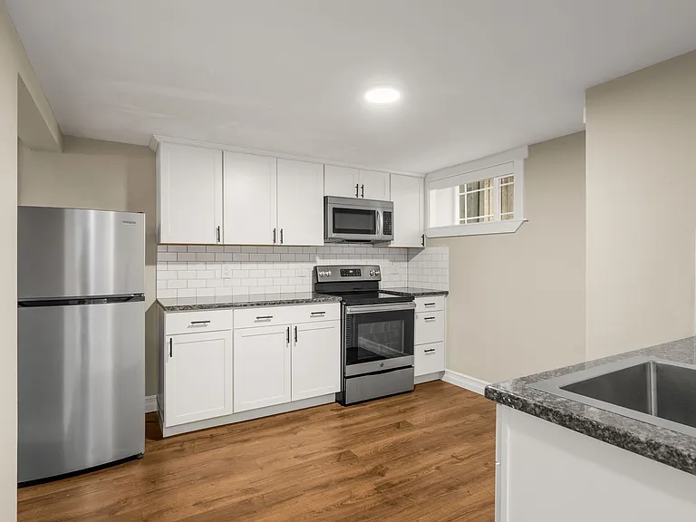 6017 SW Admiral Way — Photo 31