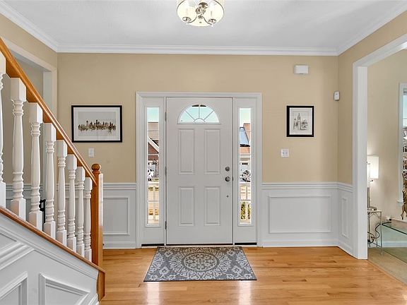 4th image of 263 Strawberry Cir