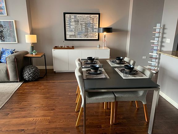 3rd image of 705 S Clark St #1001