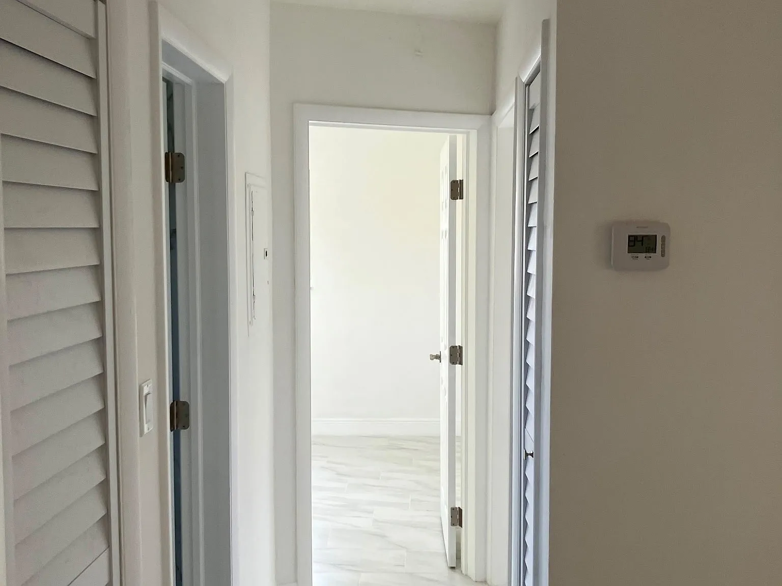 2 bed, 1000 sqft, $2,100 — Photo 3
