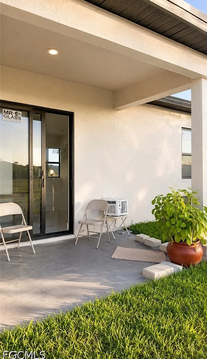 3 bed, 2.0 bath, 1500 sqft, $2,100 — Photo 4